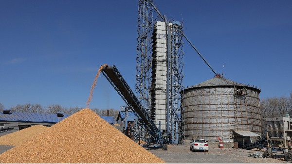 烘糧1萬噸成本僅24萬，秸稈打捆直燃熱風(fēng)爐為農(nóng)戶增收